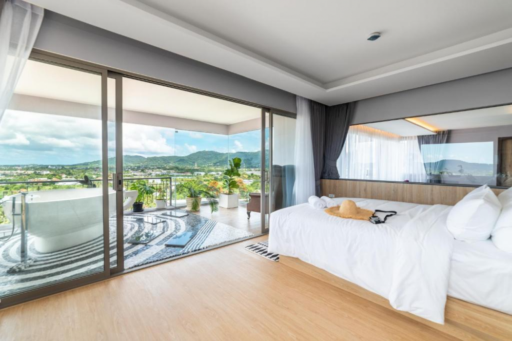 The Blue Hotel Phuket 8/14