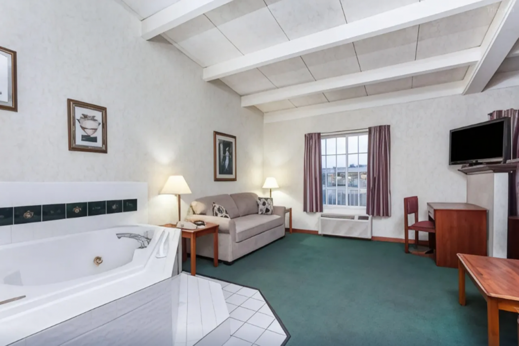 Baymont by Wyndham Lexington 10/17