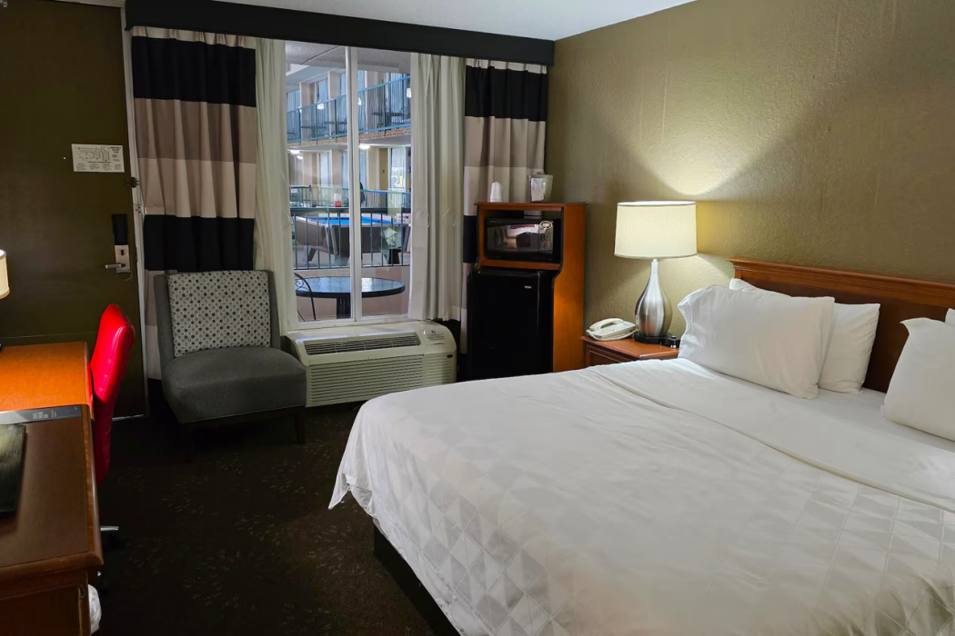 Alexandria Hotel & Conference Center 4/28
