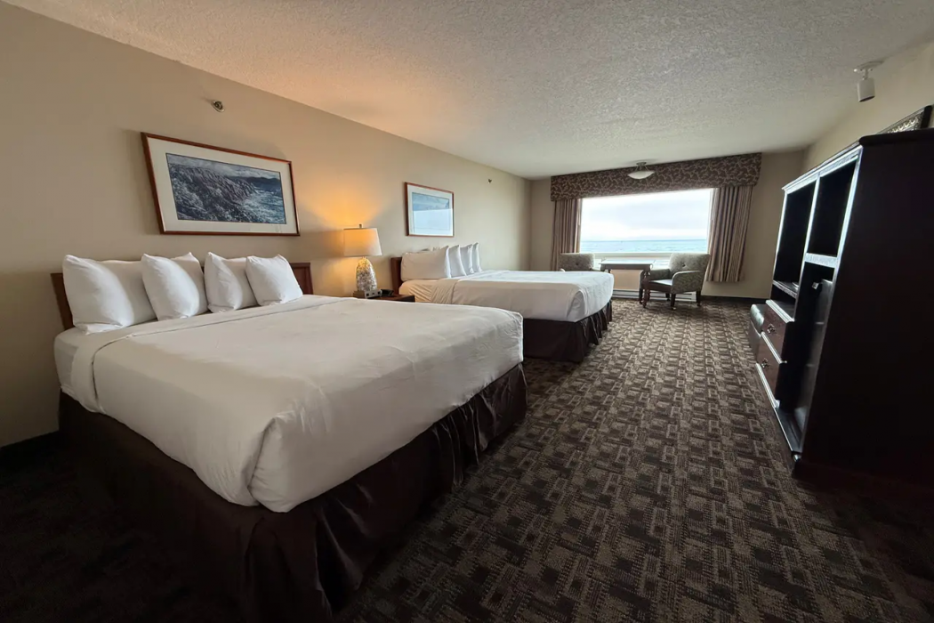 Newport Oceanfront Inn 2/4