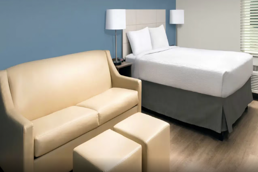 WoodSpring Suites Woodbridge Menlo Park Area 3/5