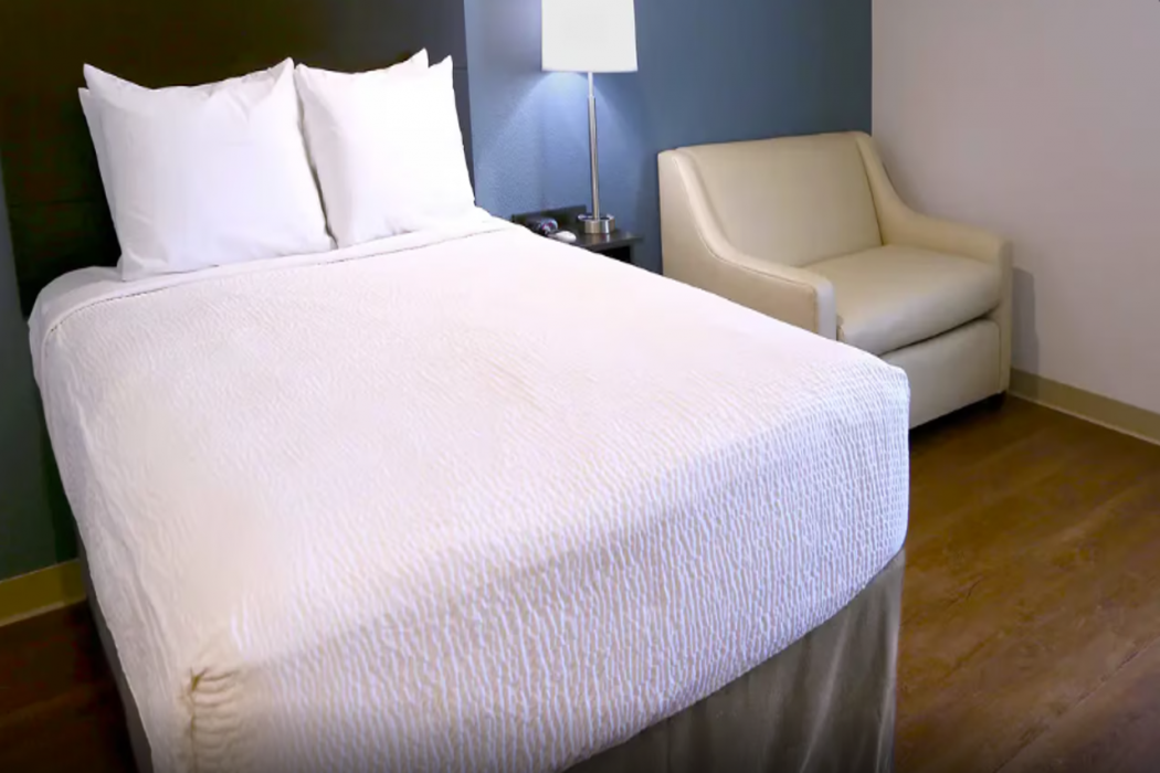 WoodSpring Suites Woodbridge Menlo Park Area 4/5