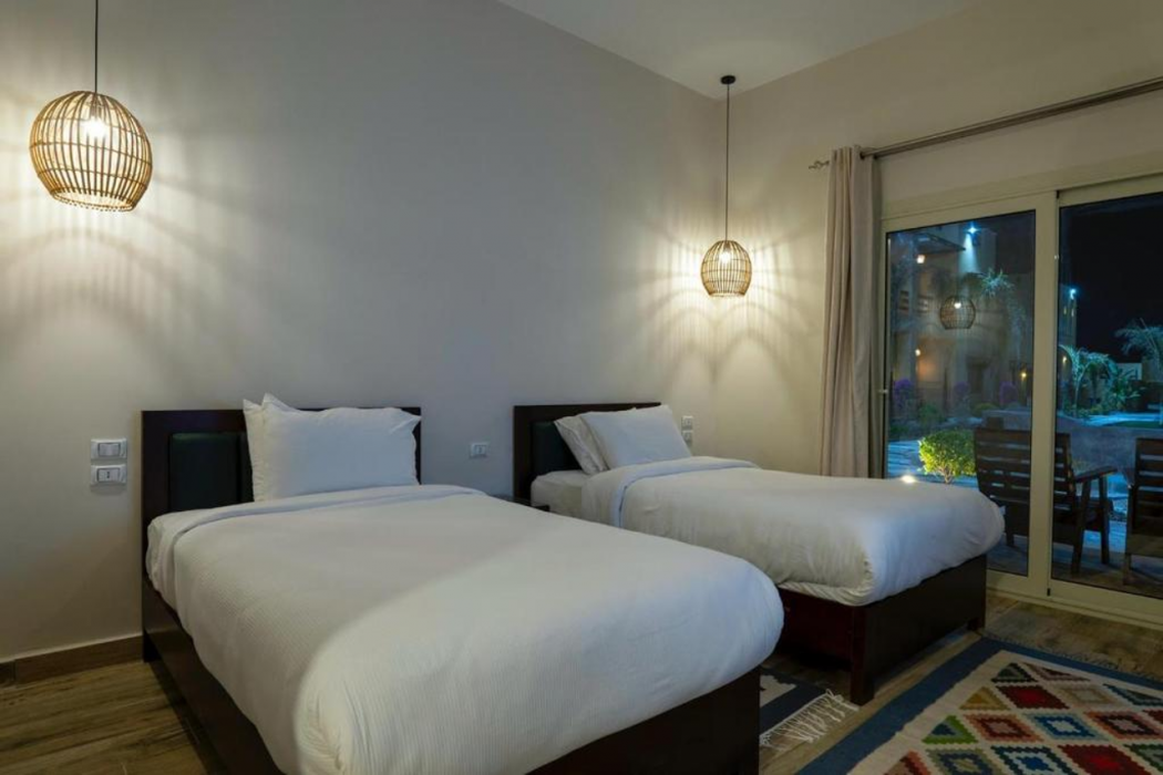 Azad Siwa Hotel 8/12