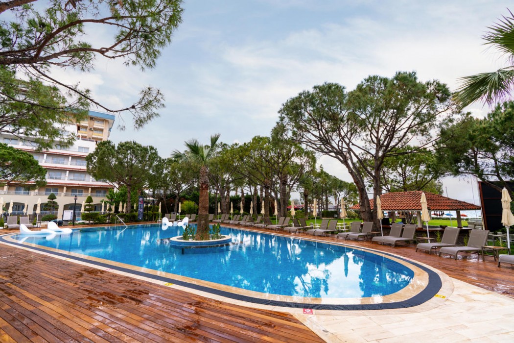 Batihan Beach Resort 34/76