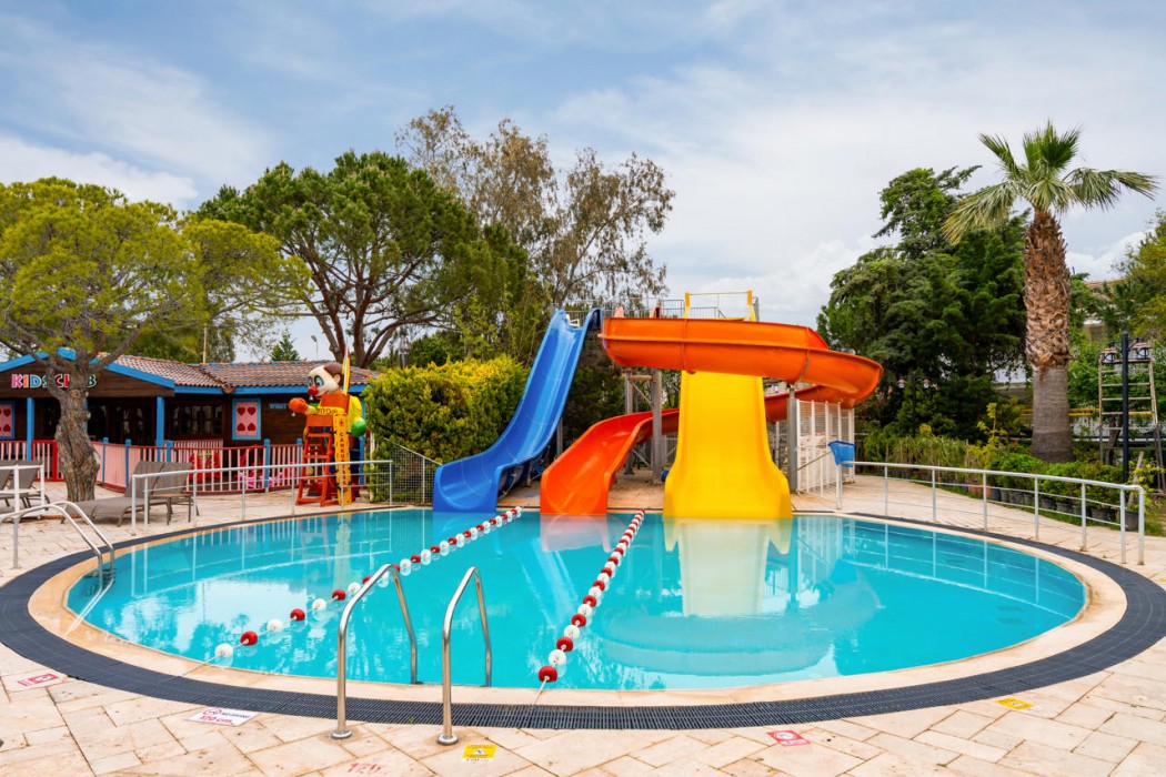 Batihan Beach Resort 33/76
