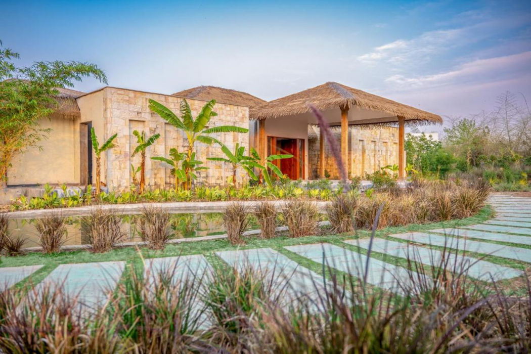 Taj Tadoba Resort and Spa Nagpur 1/11