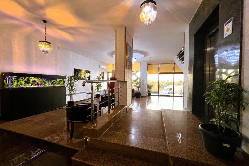 Alison Boulevard Hotel 6/18