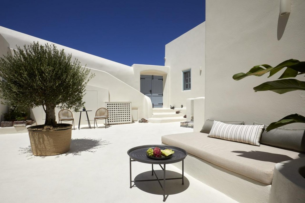 Arxegono Cave Houses in SANTORINI