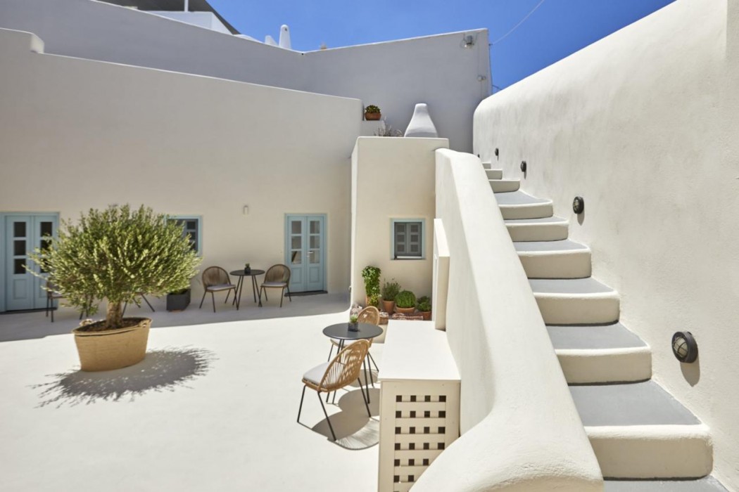 Arxegono Cave Houses in SANTORINI