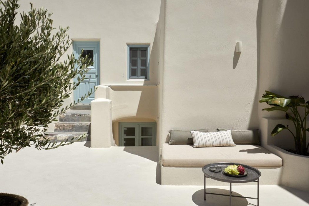 Arxegono Cave Houses in SANTORINI