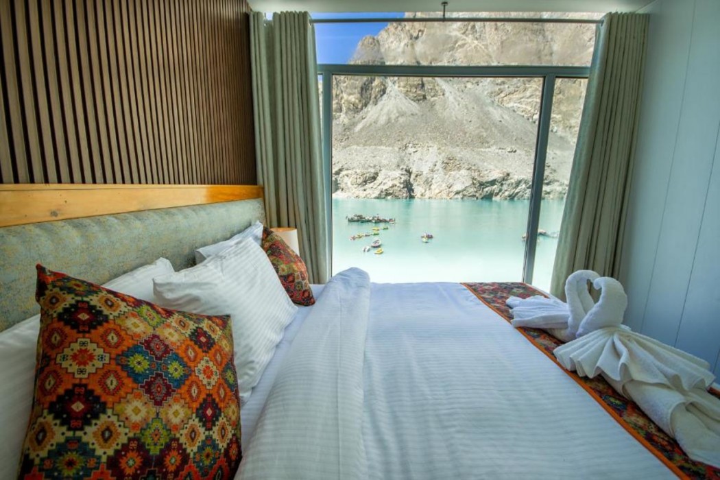 The Consorts Hotels & Resorts 8/12