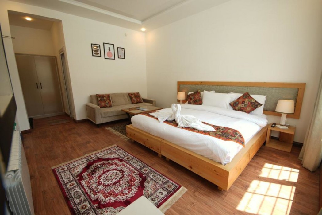 The Consorts Hotels & Resorts 7/12