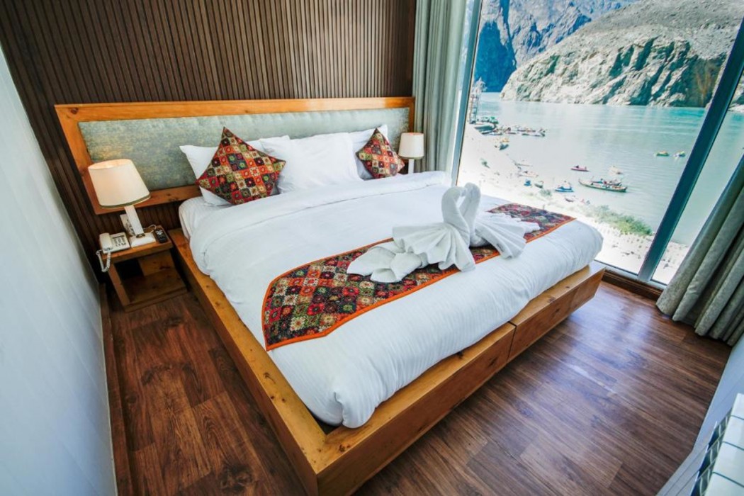 The Consorts Hotels & Resorts 12/12