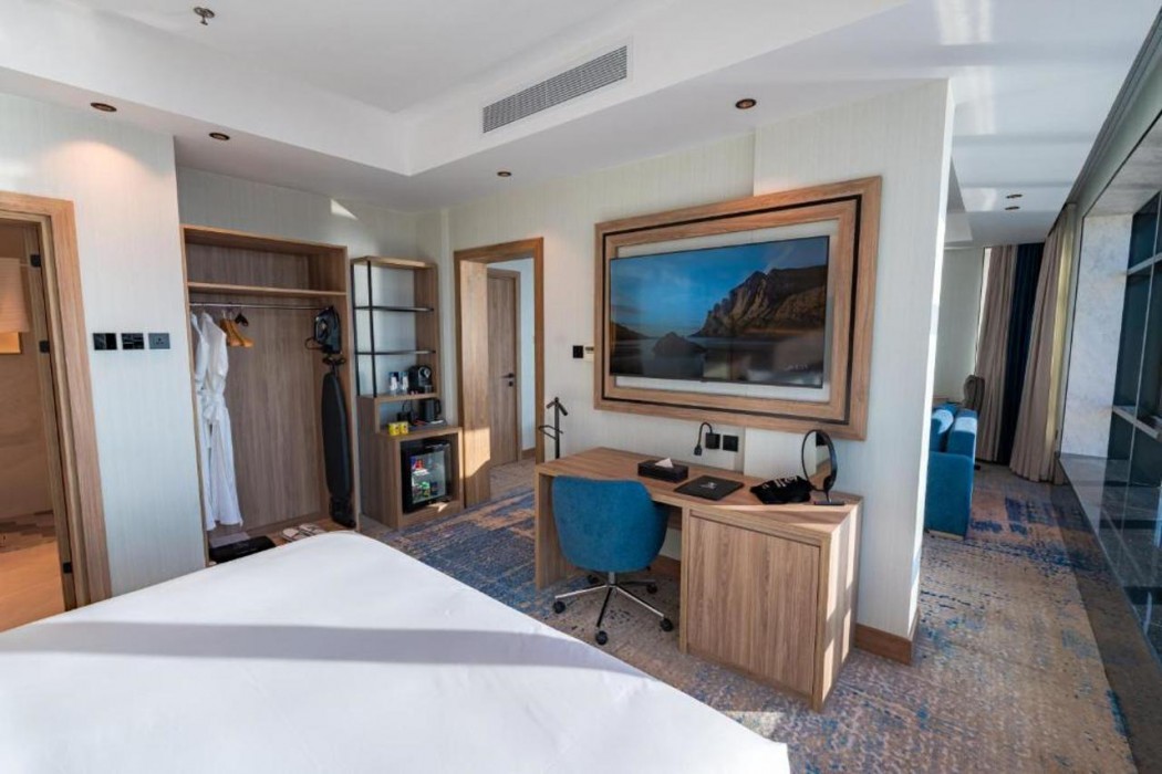 Room at Sea Tower Hotel, UMLUJ