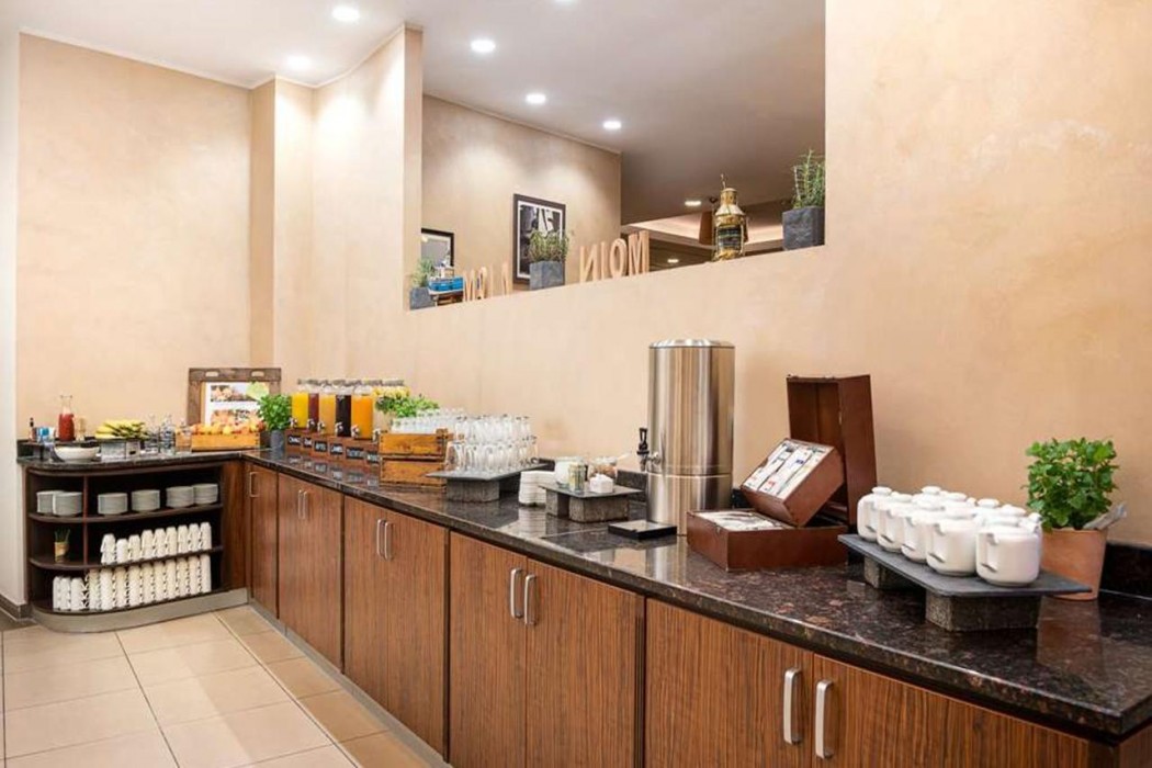 Premier Inn Hamburg Finkenwerder Elbufer 24/34
