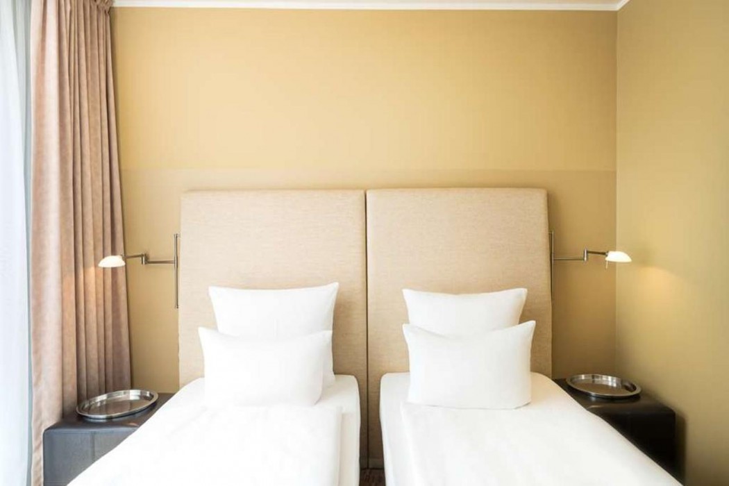 Premier Inn Hamburg Finkenwerder Elbufer 6/34