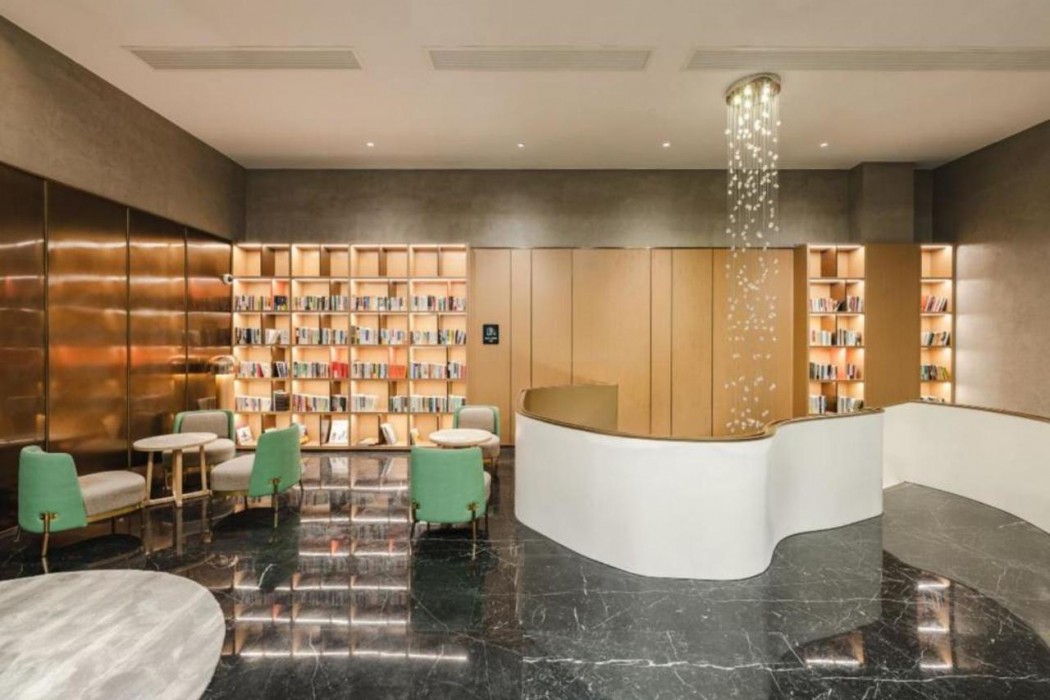 Shanghai Lingang New Town Atour Hotel 10/24