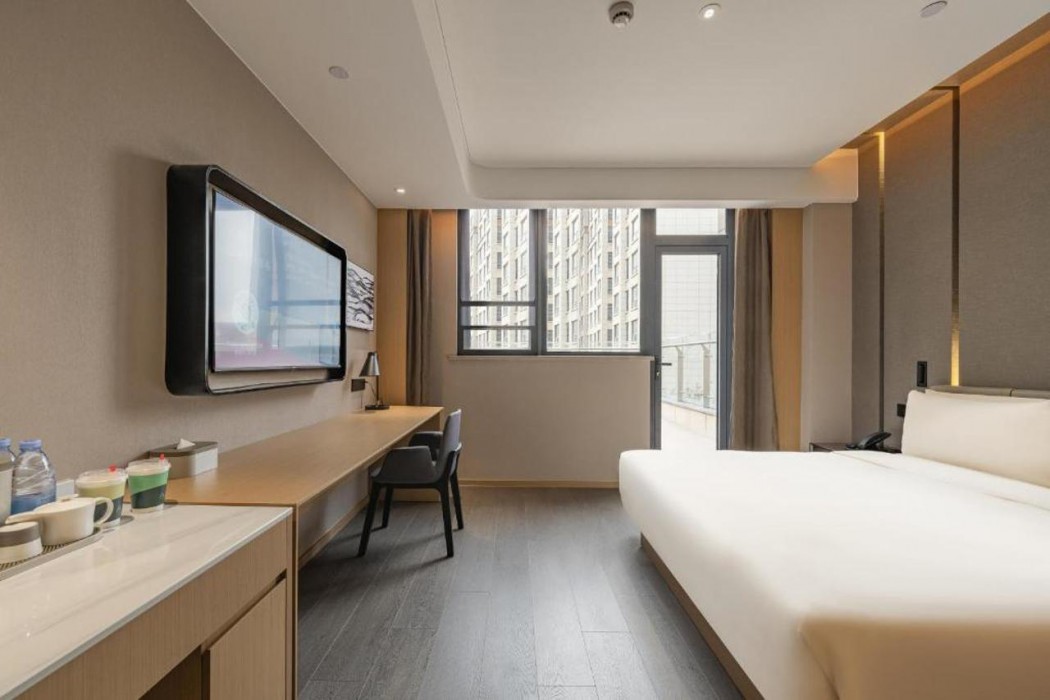 Shanghai Lingang New Town Atour Hotel 9/24