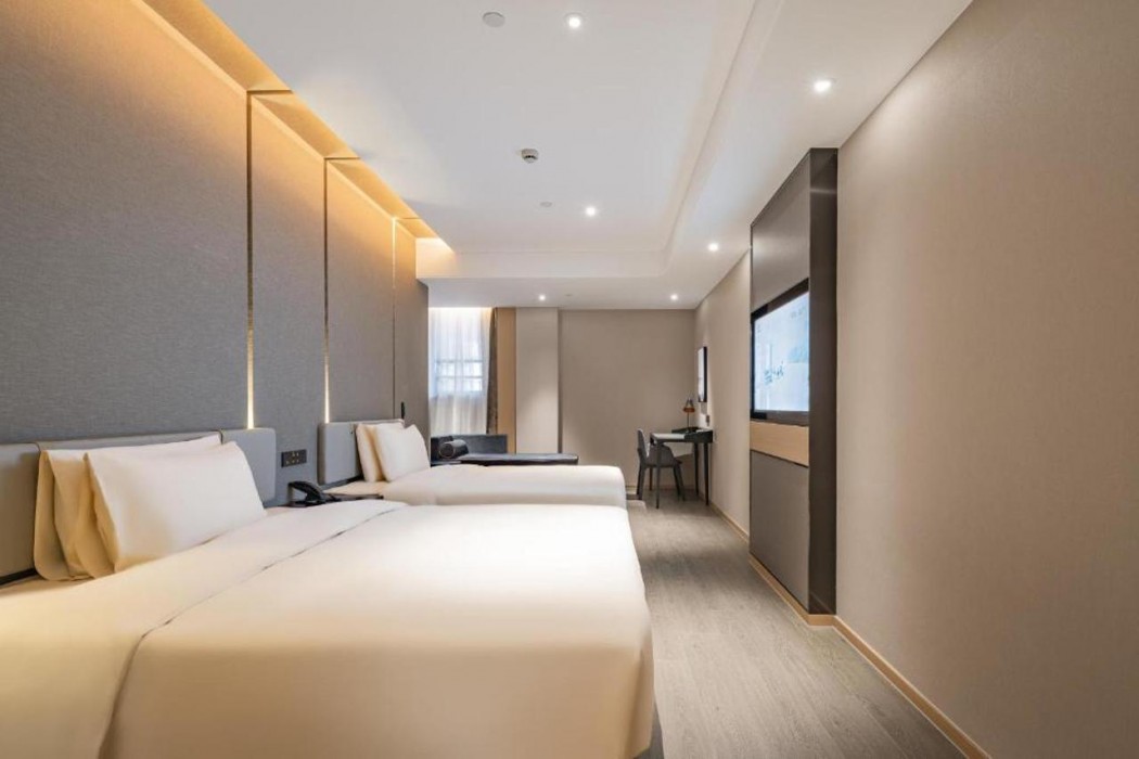 Shanghai Lingang New Town Atour Hotel 3/24