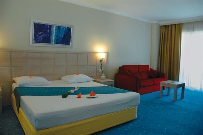 The Maxim Resort 7/16