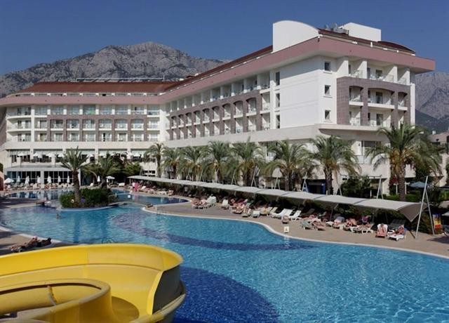 The Maxim Resort 写真2