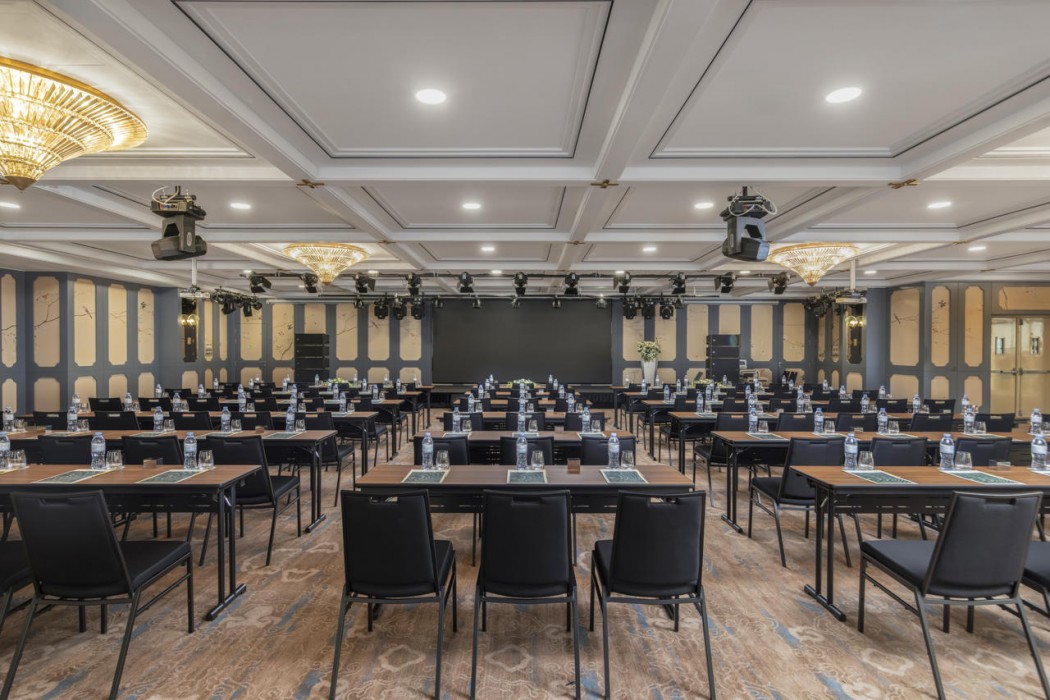 Grand Royal Riverside Hue 6/43