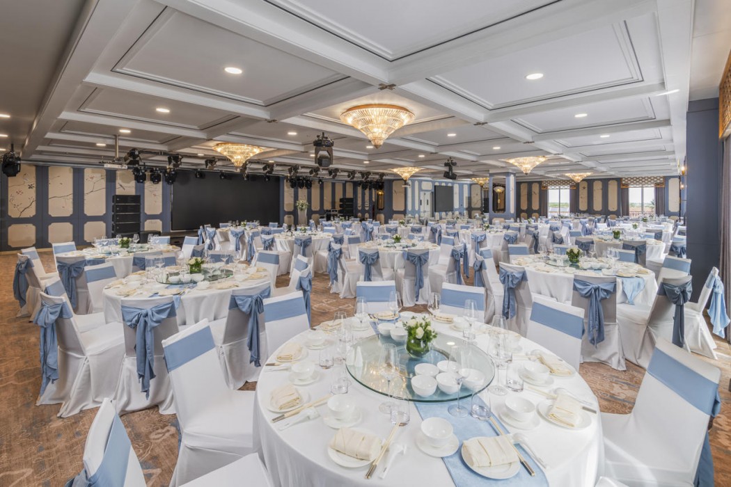 Grand Royal Riverside Hue 12/43