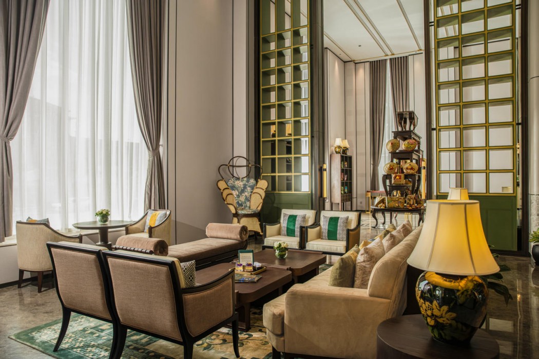 Grand Royal Riverside Hue 13/43