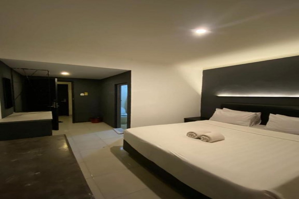 Grand Charis Hotel Tulungagung 15/20