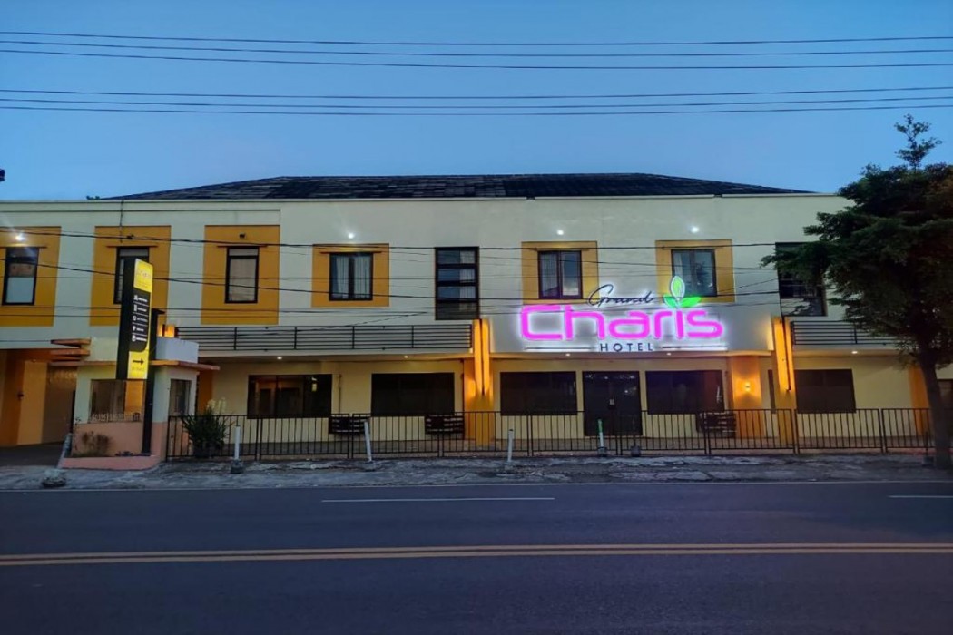 Grand Charis Hotel Tulungagung 2/20