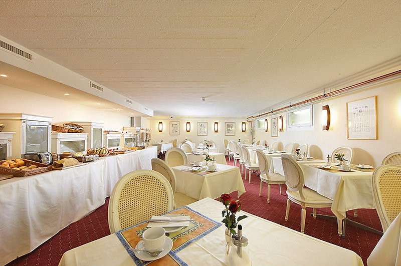 Des Horlogers Hotel 12/26