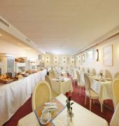 Des Horlogers Hotel 11/26