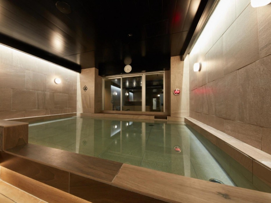 Rembrandt Cabin and Spa Shimbashi 9/18
