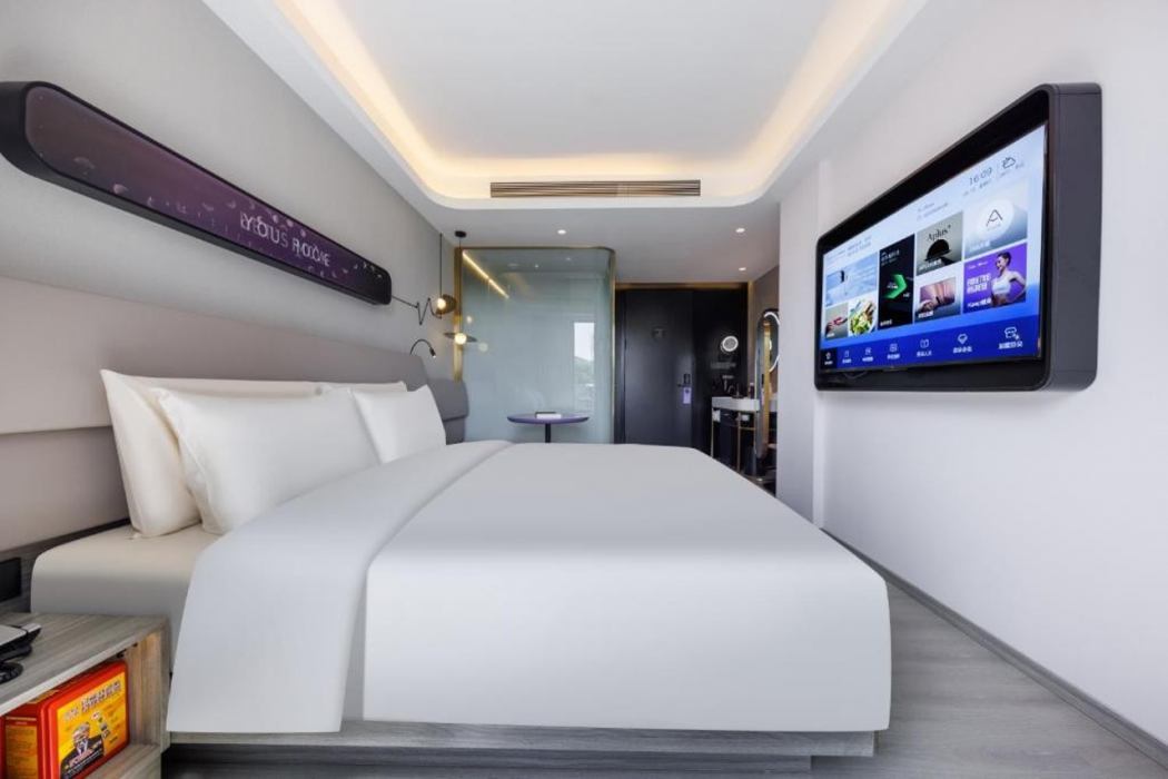 Shanghai National Convention and Exhibition Center Zhuguang Road Qingju Hotel 4/18