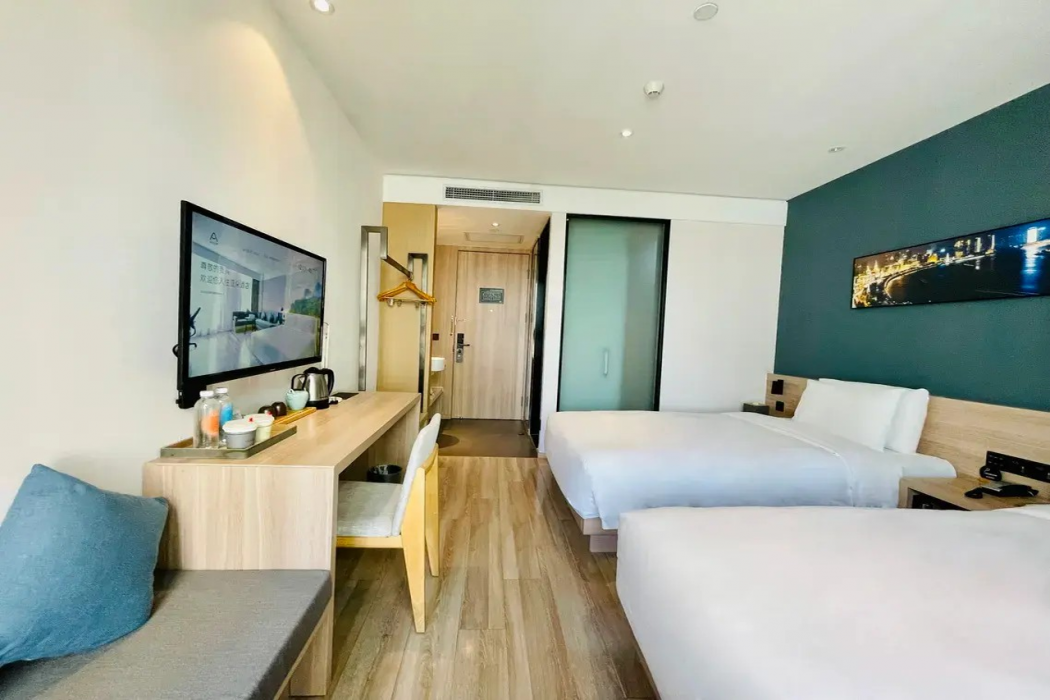 Atour Hotel Shanghai Lujiazui Minsheng Road subway station 8/19