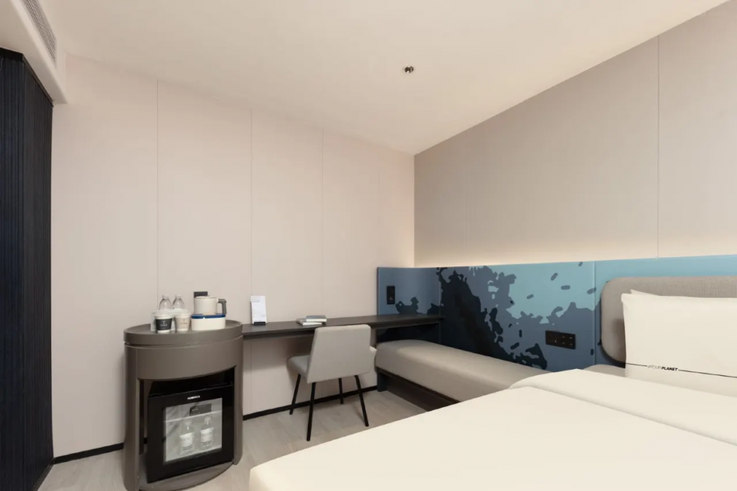 Atour Light Hotel (Shanghai International Resort Xinchuan Road) 8/23