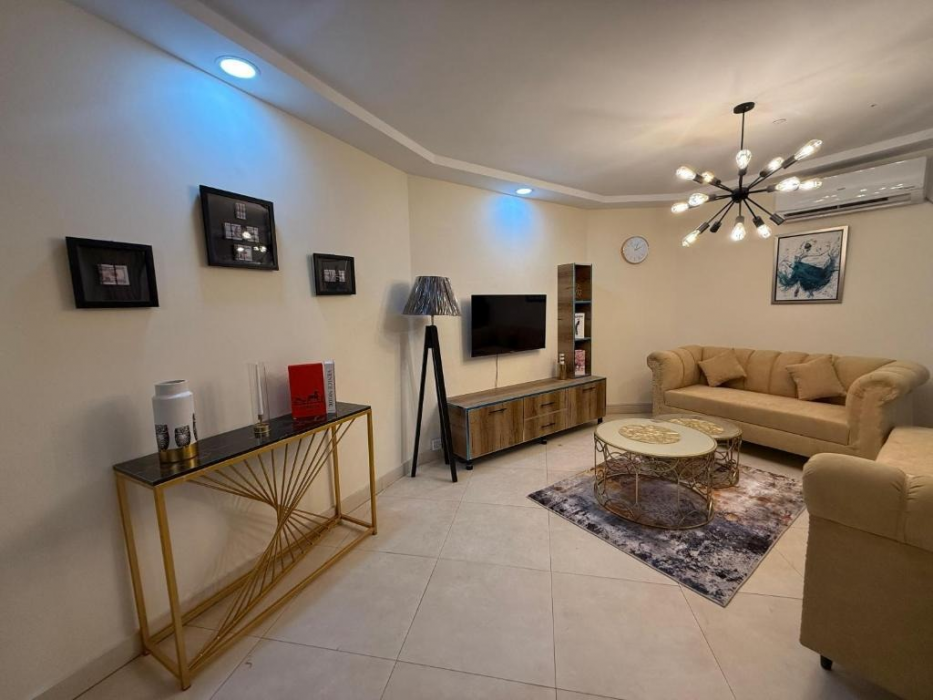 The DownTown Apartments Gulberg 7/22