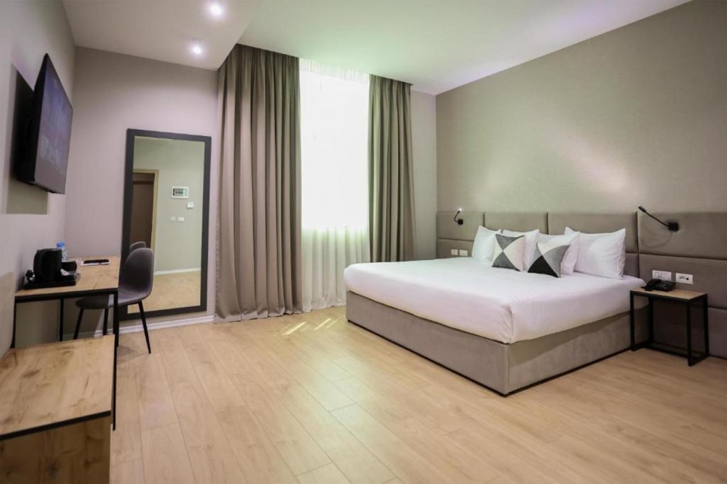 Best Western Plus The Met Hotel 11/20