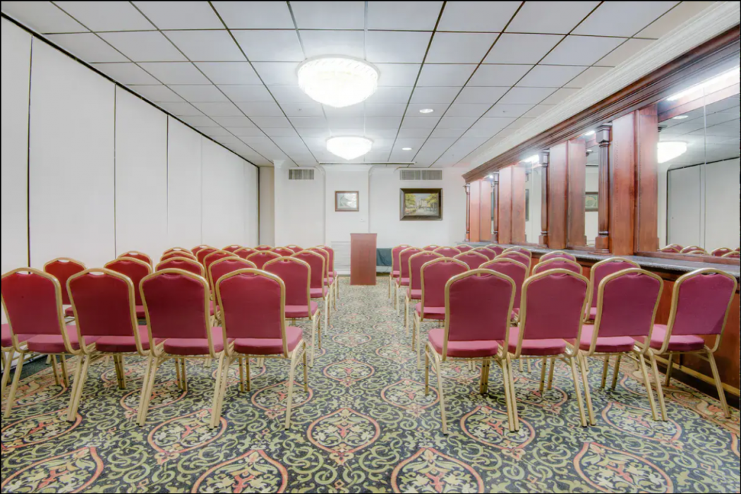 Clarion Hotel & Suites New Orleans Airport 15/20