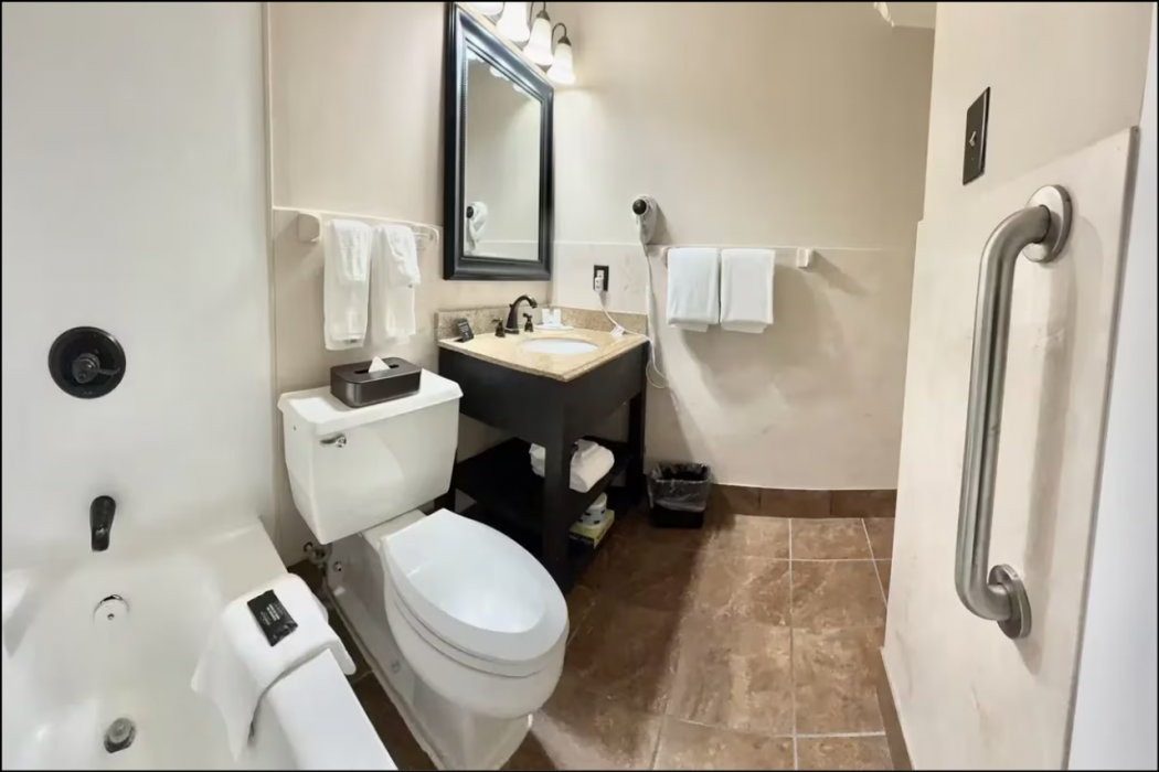 Clarion Hotel & Suites New Orleans Airport 13/20