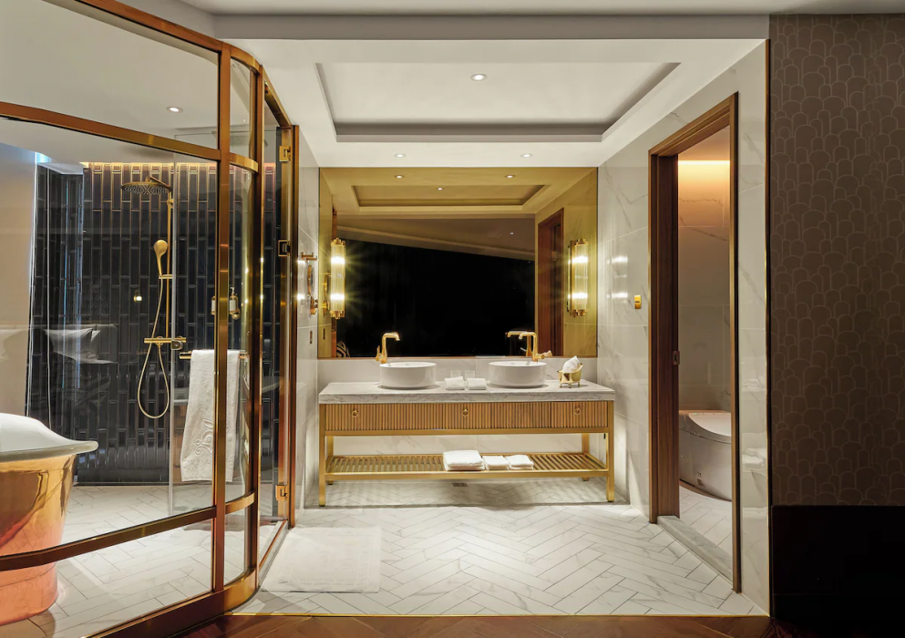 Oku Hotel 4/15