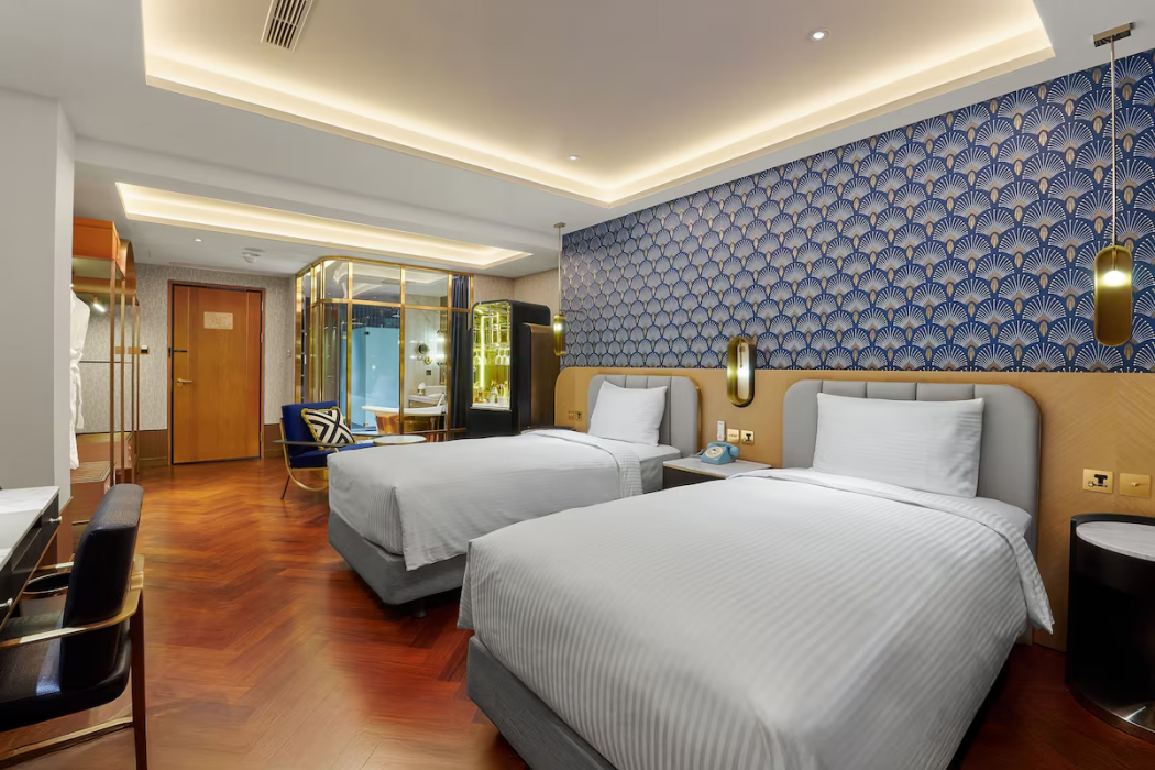 Oku Hotel 8/15