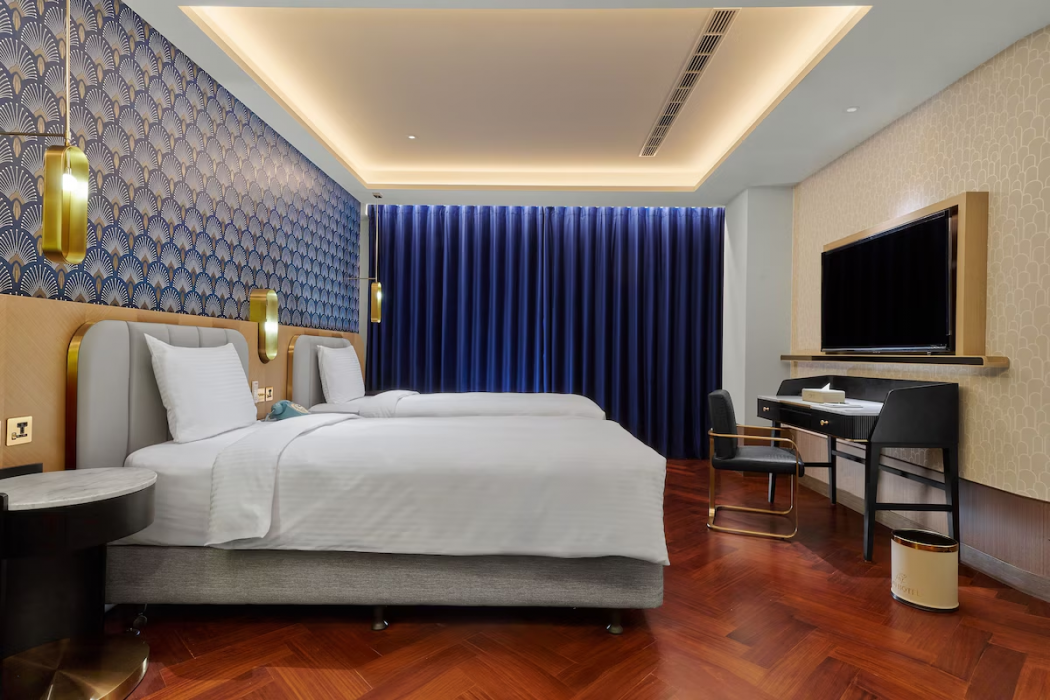 Oku Hotel 6/15