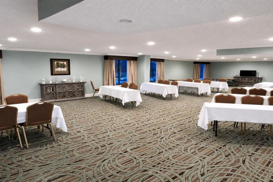 Quality Inn & Suites Williamsburg, VA 12/20