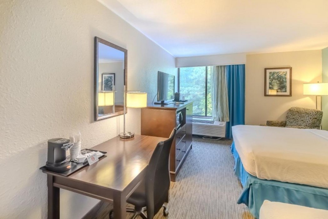 Quality Inn & Suites Williamsburg, VA 7/20