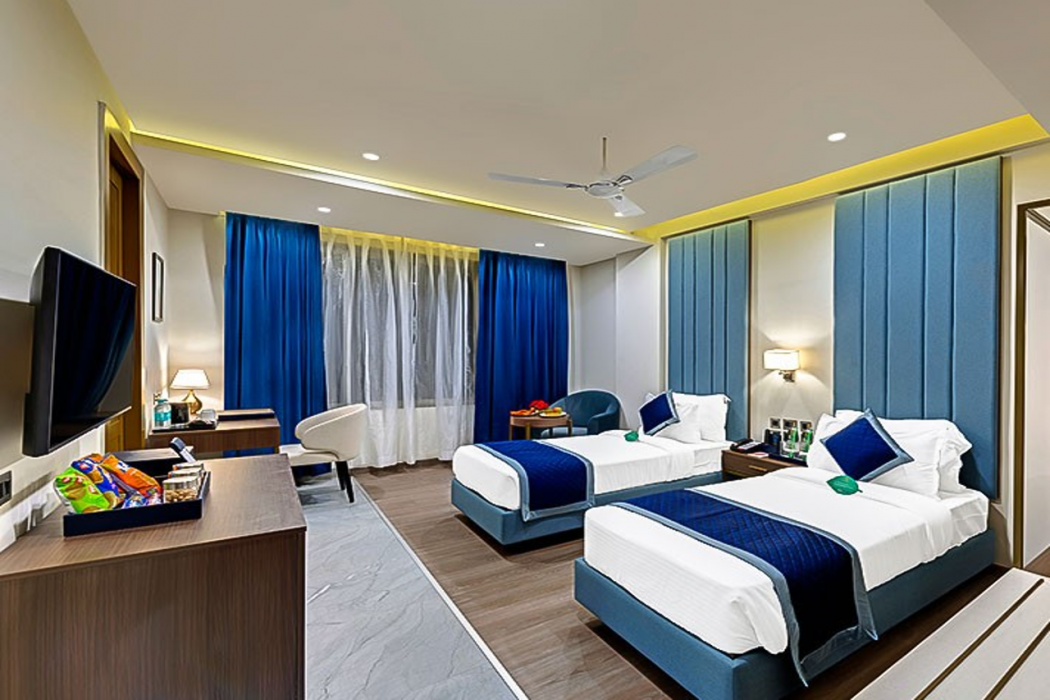 Click Collection Grand Gateway Varanasi 7/19