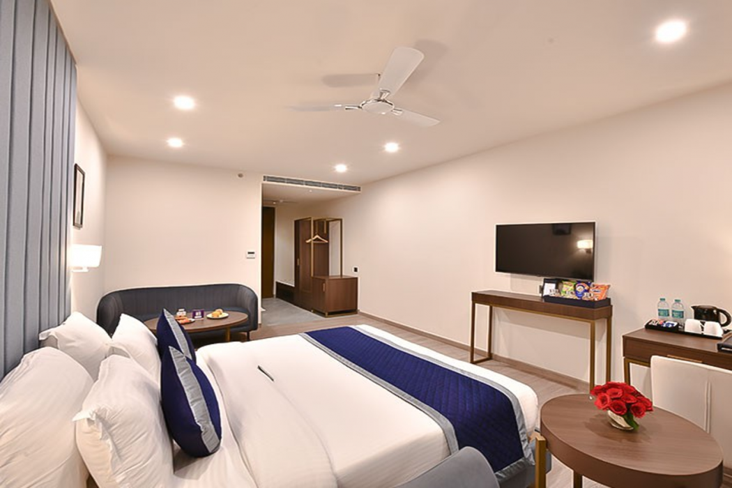 Click Collection Grand Gateway Varanasi 6/19