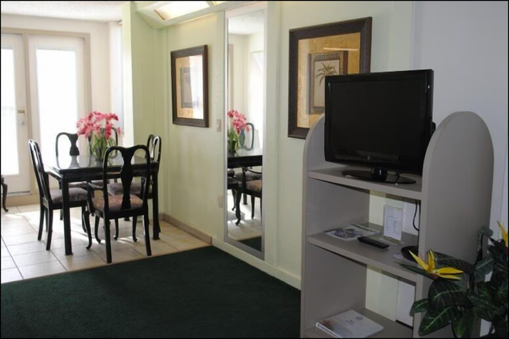 Howard Johnson by Wyndham Oceanfront Daytona Beach 23/44