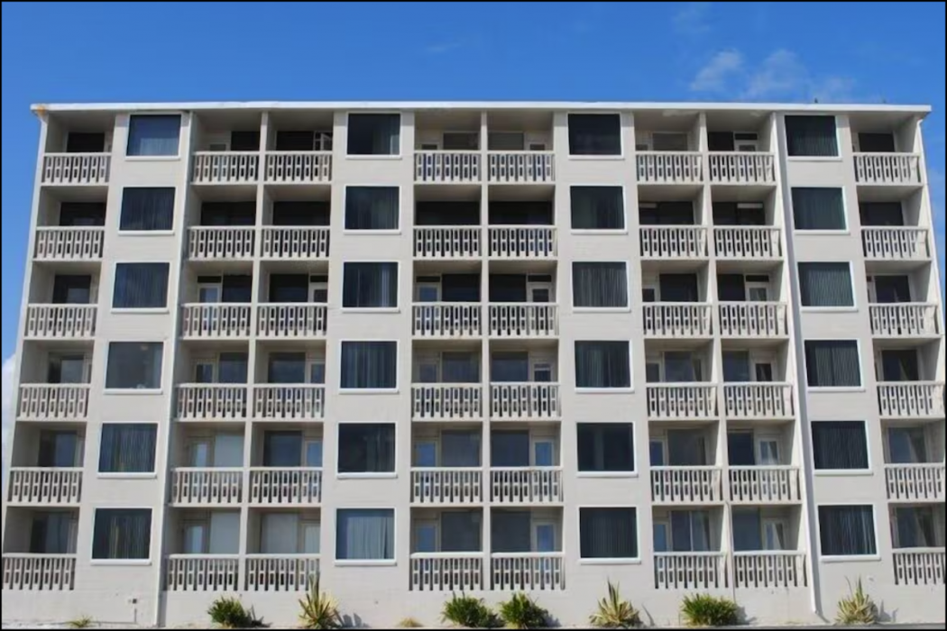 Howard Johnson by Wyndham Oceanfront Daytona Beach 3/44