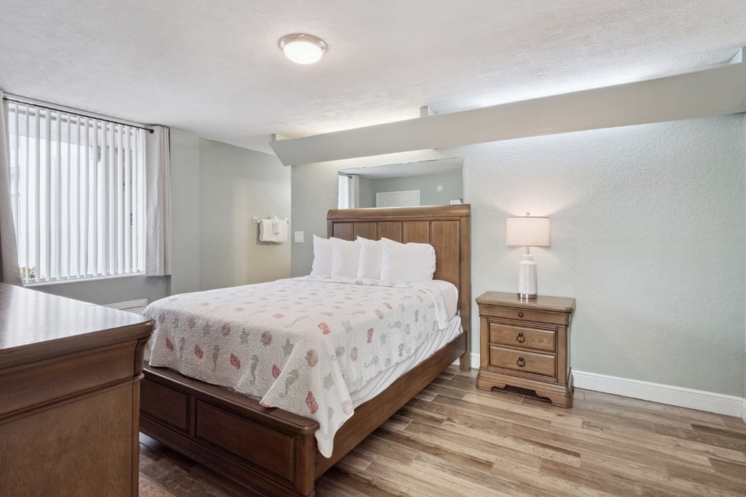 Howard Johnson by Wyndham Oceanfront Daytona Beach 14/44